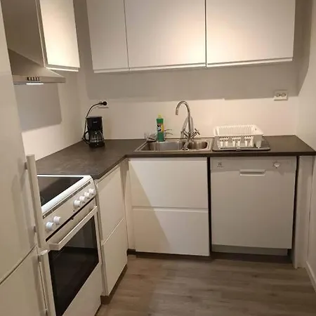 Cozy Close To Downtown *