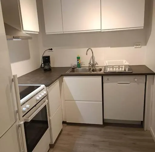 Cozy Close To Downtown *